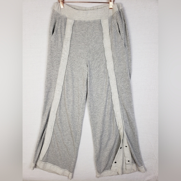 Too big - Picture 3 of 16